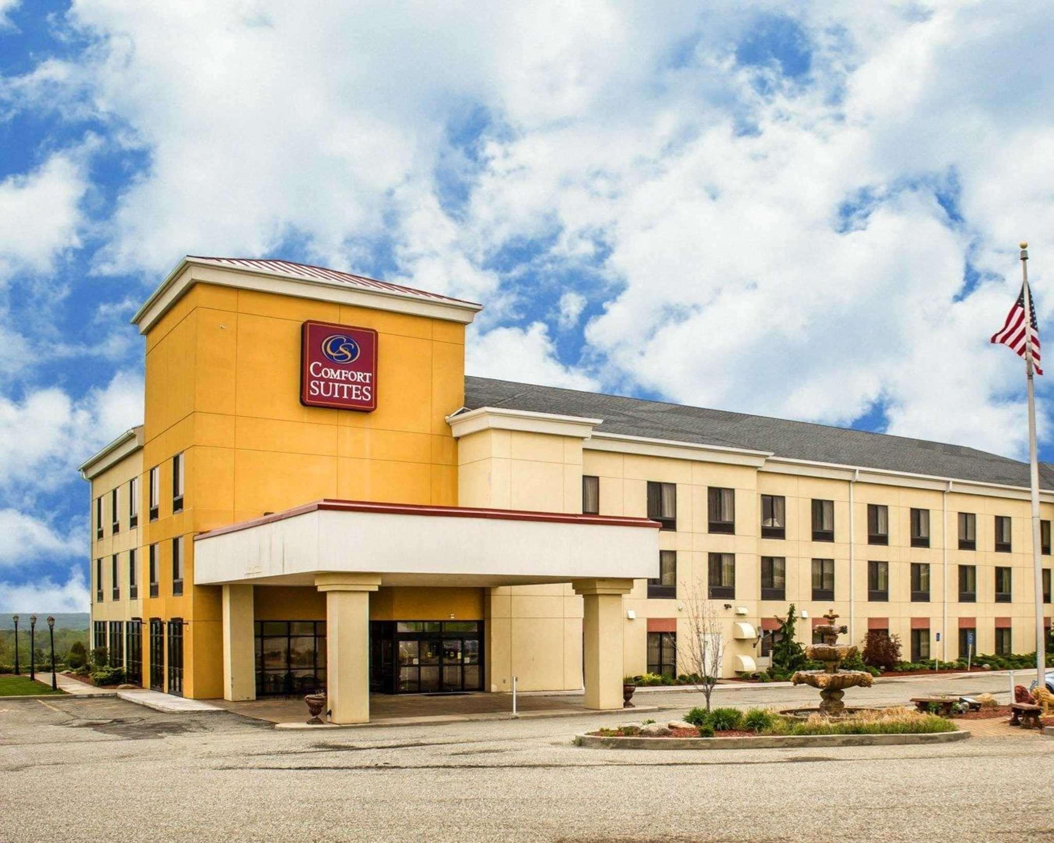 Comfort Suites Edinboro Exterior photo